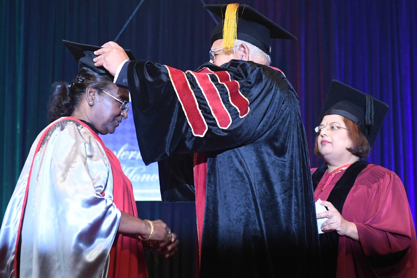 president-droupadi-murmu-conferred-with-honorary-doctorate-by-university-of-mauritius