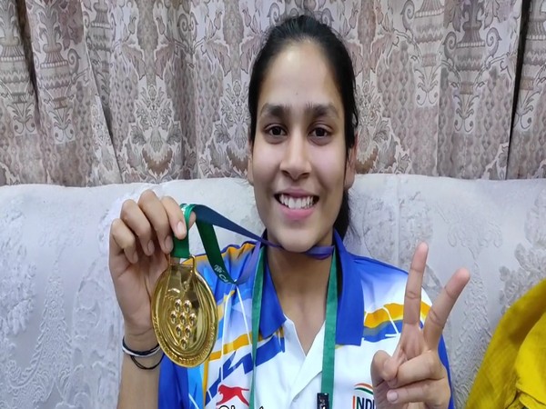 bathinda-girl-shreya-singla-makes-country-proud-wins-gold-in-badminton-at-24th-deaflympics-in-brazil