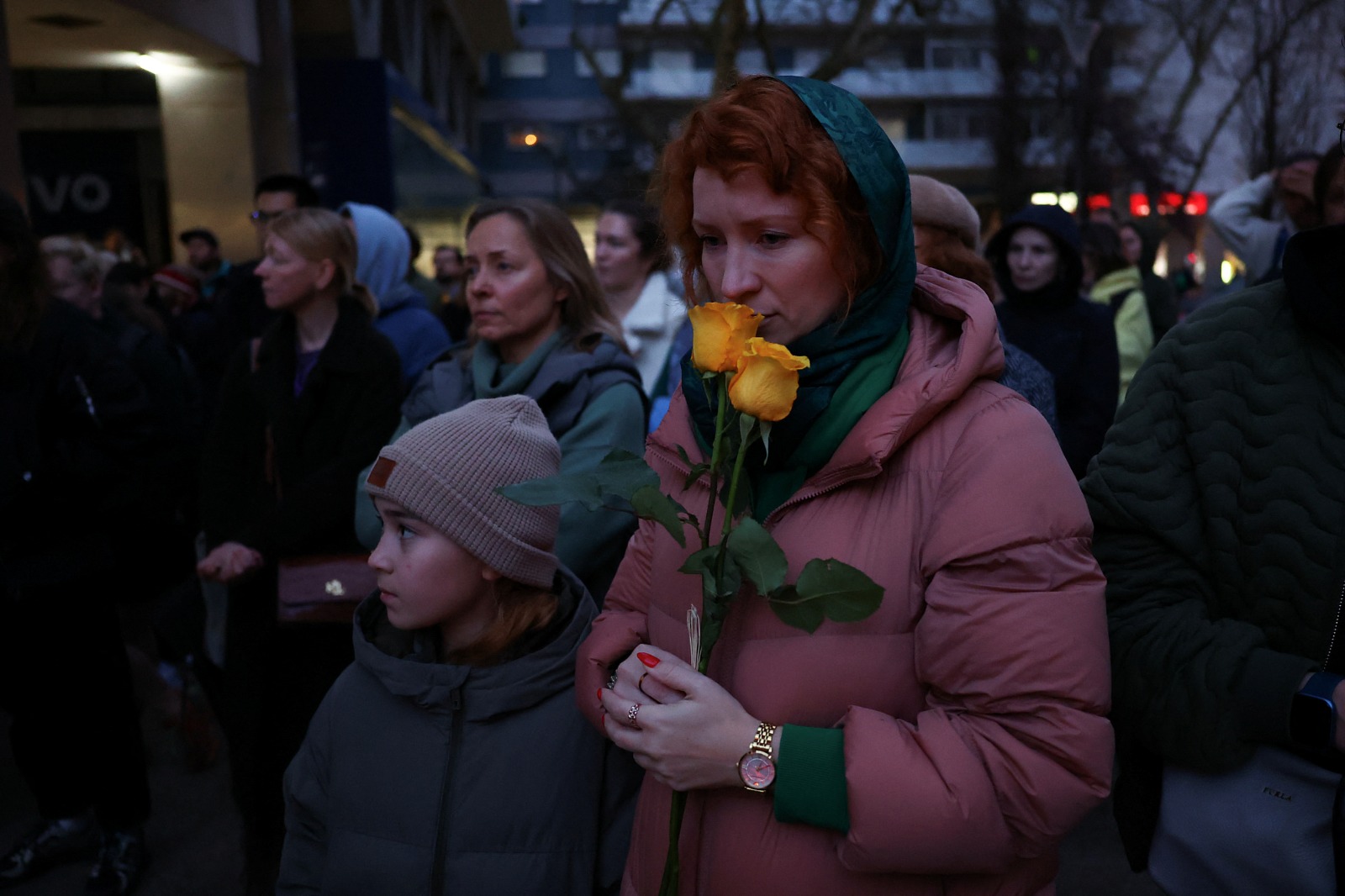 russian-police-crackdown-on-people-mourning-navalny’s-death-amid-funeral