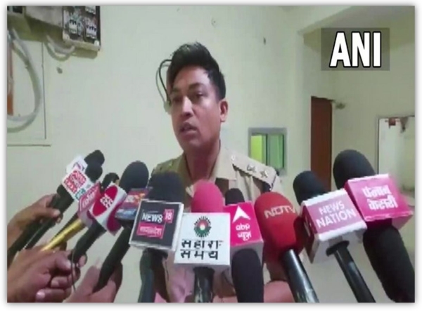 police-announces-reward-for-information-on-absconding-accused-in-khargone-violence