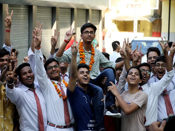 cbse-announces-class-10-board-exam-results-9440-pc-students-pass