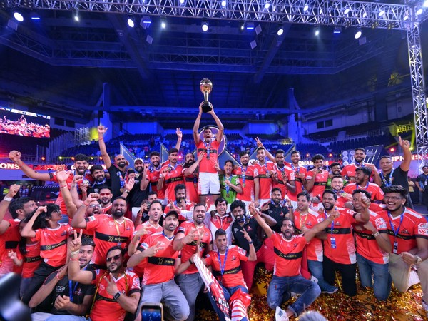 calicut-heroes-players-express-delight-after-lifting-maiden-pvl-trophy