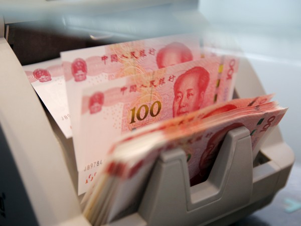 chinese-yuan-weakens-to-67543-against-usd