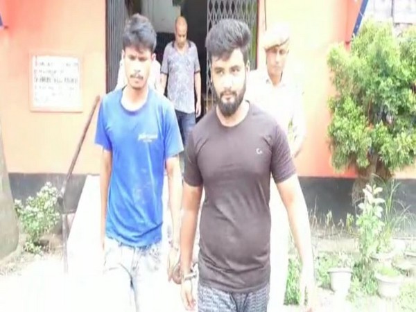 assam-locals-catch-2-robbers-with-arms-hand-them-over-to-police