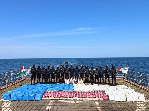 indian-navy-ncb-capture-boat-with-drugs-weighing-approx-3000-kg-off-gujarat-coast