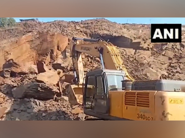 chhattisgarh-4-laborers-killed-after-rock-caves-in-at-dantewada-mine-area-after-landslide