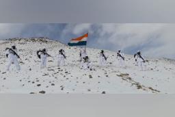 73rd Republic Day: ITBP troops unfurl national flag at 15,000 feet in Ladakh, sing ..