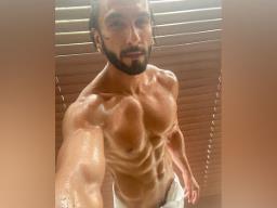 Ranveer Singh lands in legal trouble over his nude photoshoot, check out what happened