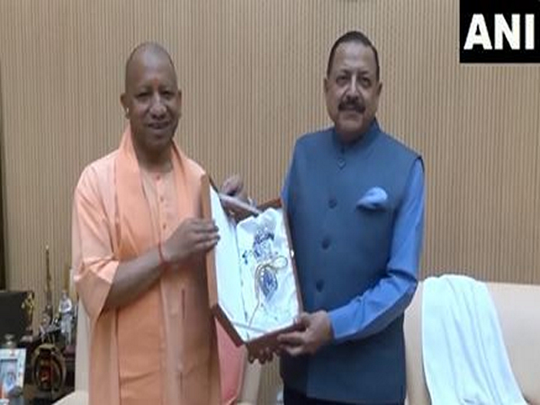 union-mos-jitendra-singh-meets-cm-yogi-adityanath-in-lucknow-visits-ram-temple-in-ayodhya