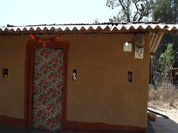 niyad-nellanar-yojana-pulls-naxal-hit-bijapurs-regadgatta-village-out-from-darkness