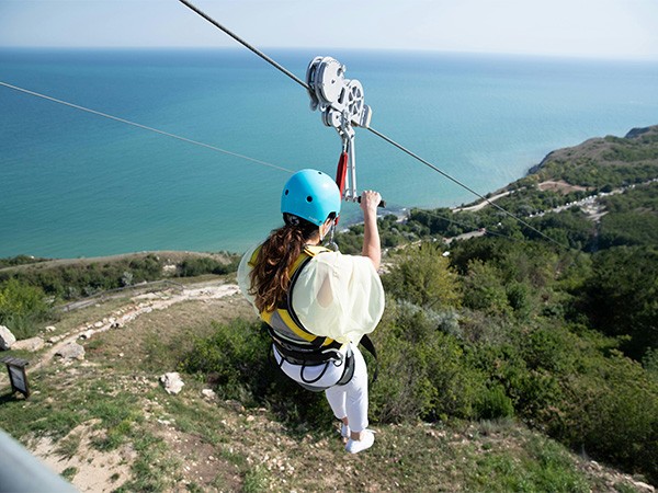 hps-kullu-district-administration-takes-action-against-adventure-sports-site-after-zipline-mishap