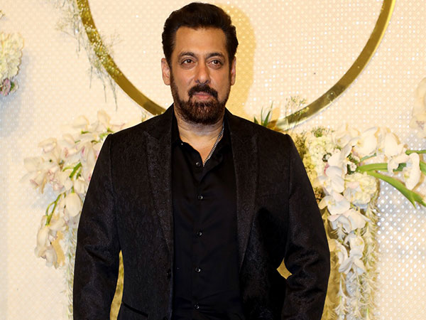 firing-outside-salman-khans-house-gunmen-intended-to-scare-not-kill-says-mumbai-crime-branch