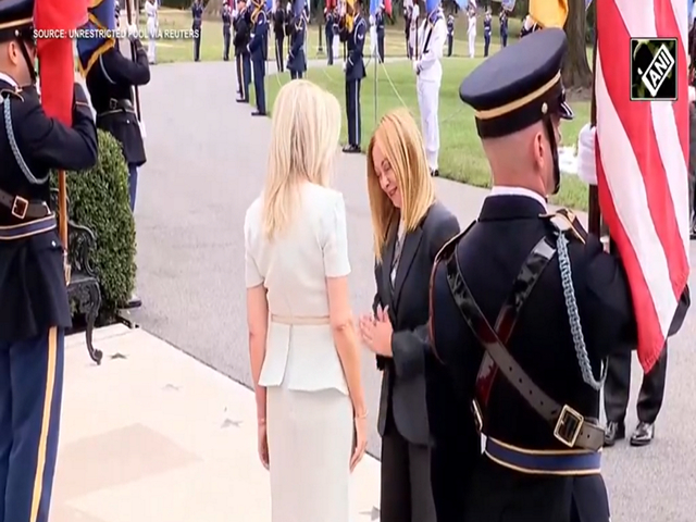 italian-pm-meloni-greets-us-aide-with-namaste