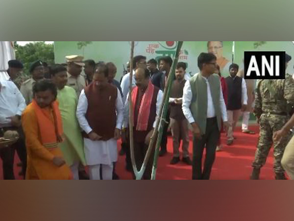 chhattisgarh-cm-vishnu-deo-sai-assembly-speaker-raman-singh-join-ek-ped-maa-ke-naam-20-plantation-drive