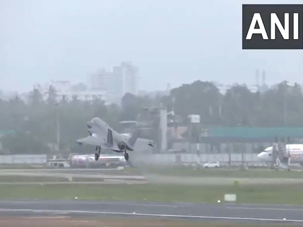 british-navys-f-35-fighter-jet-leaves-thiruvananthapuram-airport-after-remaining-grounded-for-over-a-month