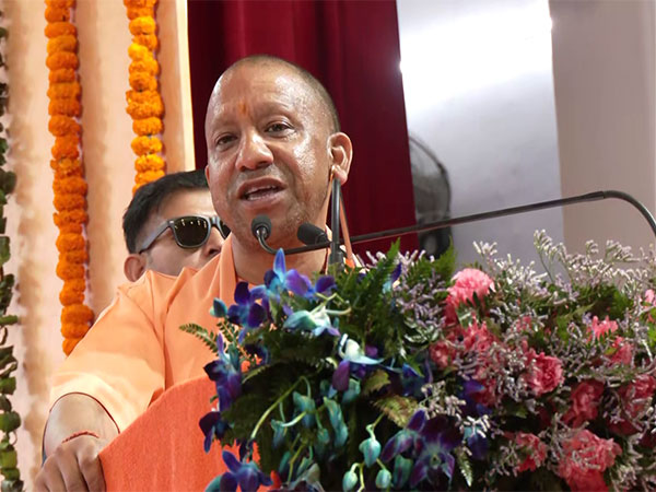 those-who-couldnt-do-anything-during-their-time-due-to-bhai-bhatijavad-cm-yogi-takes-jibe-at-opposition-over-police-recruitment