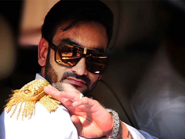 haryana-singer-rahul-fazilpuria-allegedly-shot-at-police-identify-accused-file-fir