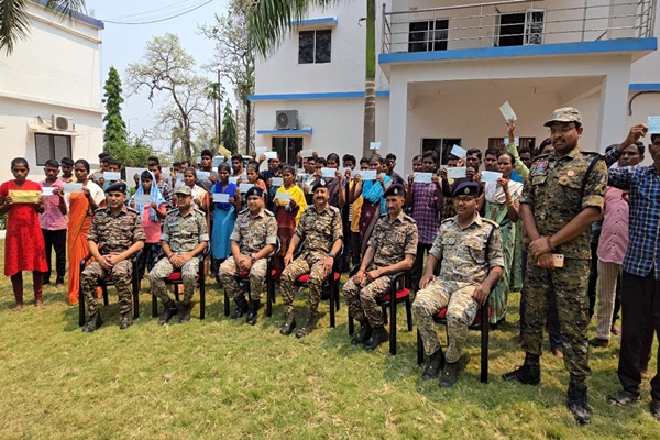 chhattisgarh-50-naxalites-surrender-in-bijapur-amit-shah-assures-rehabilitation