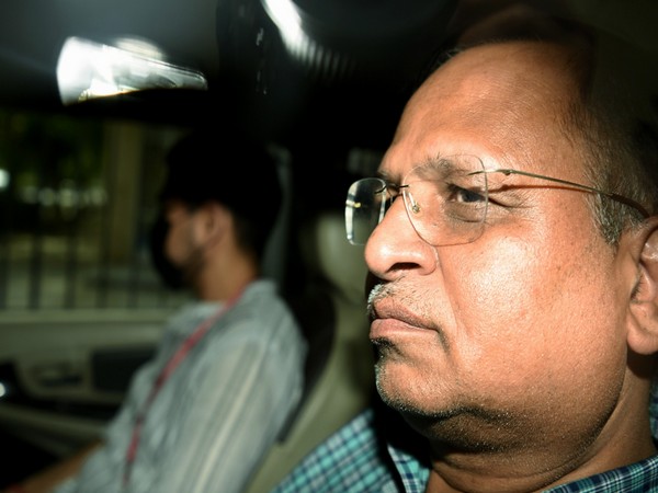 home-ministry-allows-cbi-probe-into-aaps-satyender-jain-over-extortion-charges