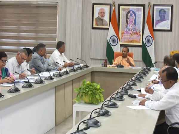 cm-yogi-adityanath-chairs-meeting-with-agriculture-dairy-officials-to-review-progress-in-uttar-pradesh