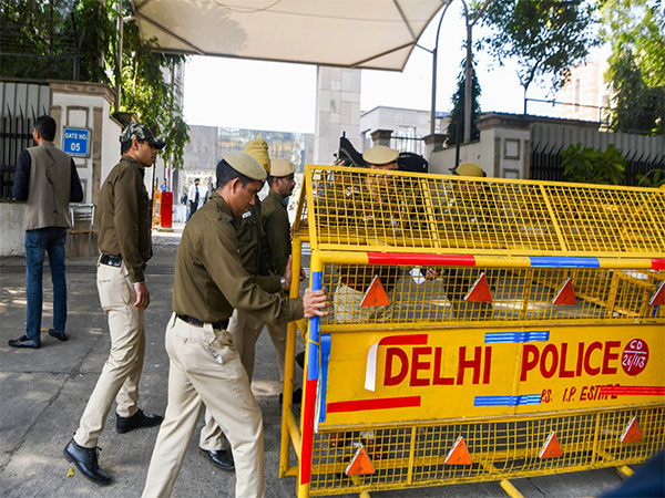 delhi-police-crackdown-on-criminals-ahead-of-lok-sabha-polls-264-booked