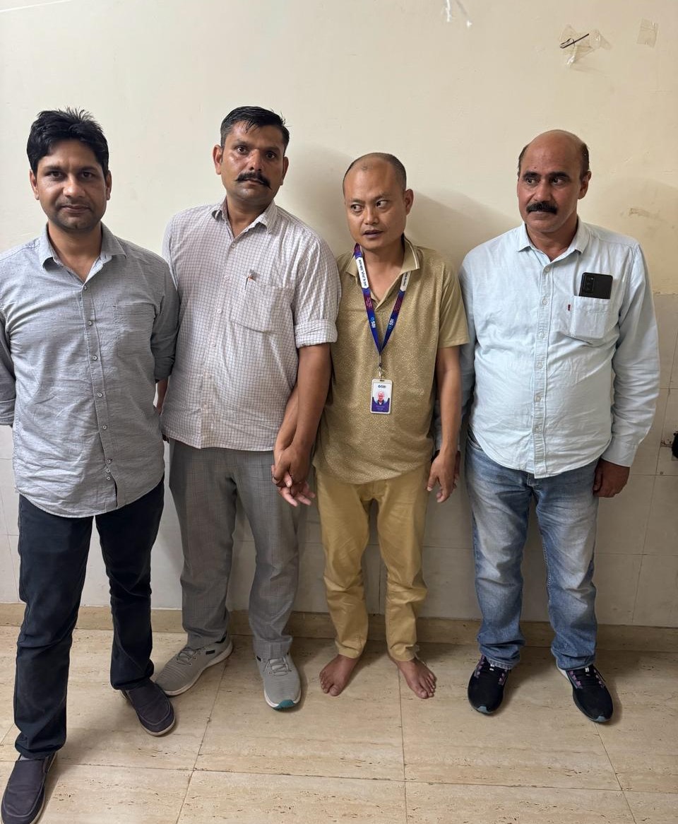 manipur-sbi-employee-who-fled-with-2-crore-valuables-nabbed-by-delhi-police 