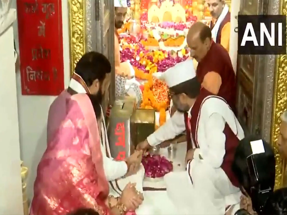 haryana-cm-nayab-singh-saini-offers-prayers-at-mata-mansa-devi-temple-in-panchkula