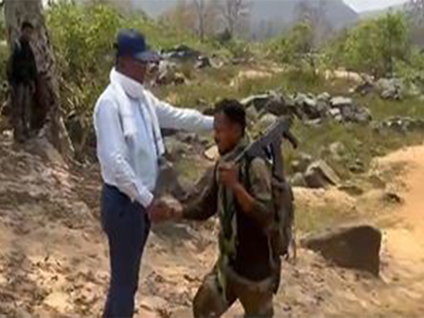dig-south-bastar-congratulates-security-forces-on-carrying-successful-anti-naxal-operation