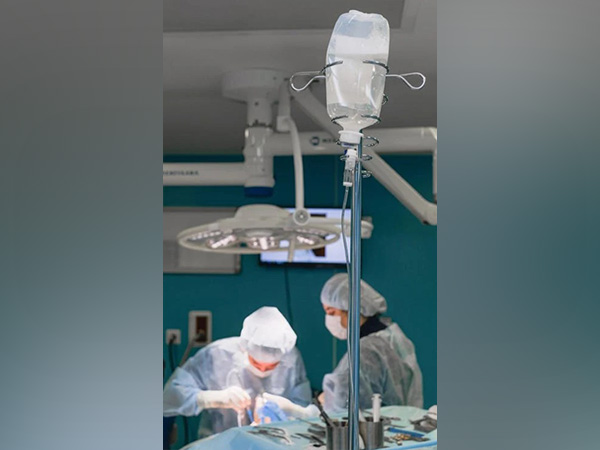 gurugram-hospital-doctors-remove-over-8000-gall-bladder-stones-from-70-year-old-man