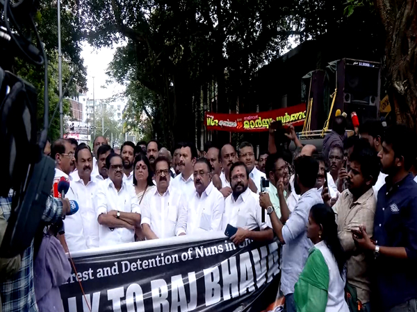 Kerala Congress holds protest against arrest of two nuns in Chhattisgarh