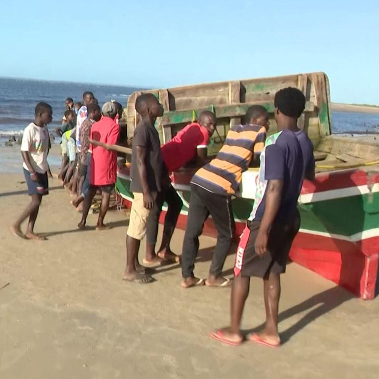 at-least-97-dead-in-boat-accident-off-mozambique-coast