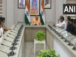 UP: CM Yogi Adityanath meets IAS officers promoted from 2008 and 2010 PCS batches