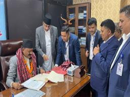 Nepal: Minister from PM Oli