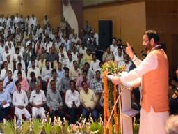 Government stands together with traders contributing to state