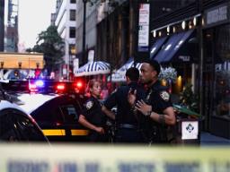US gunman opens fire in Manhattan skyscraper, kills 4 before suicide